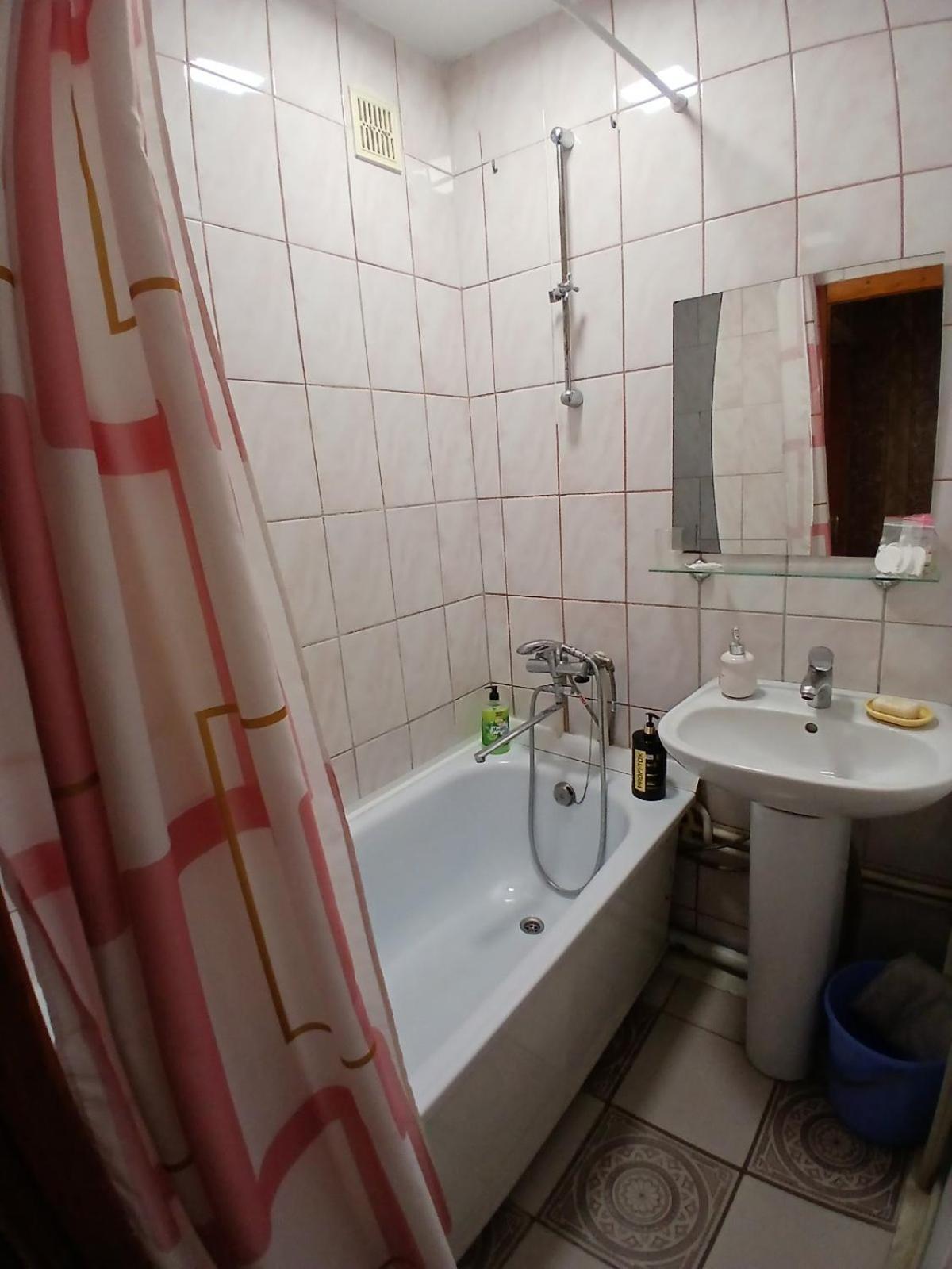 Квартира Біля Залізничного Вокзалу Vinnycja Esterno foto